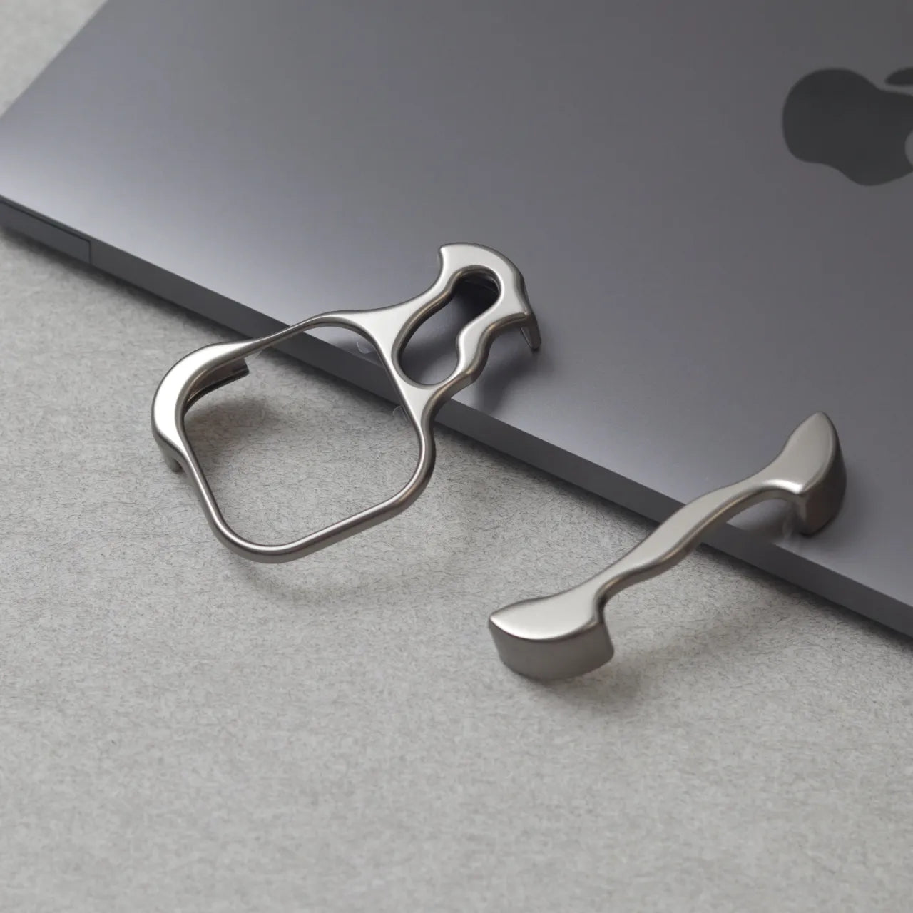 Zinc Alloy Suitable For 15pro max Phone Cases