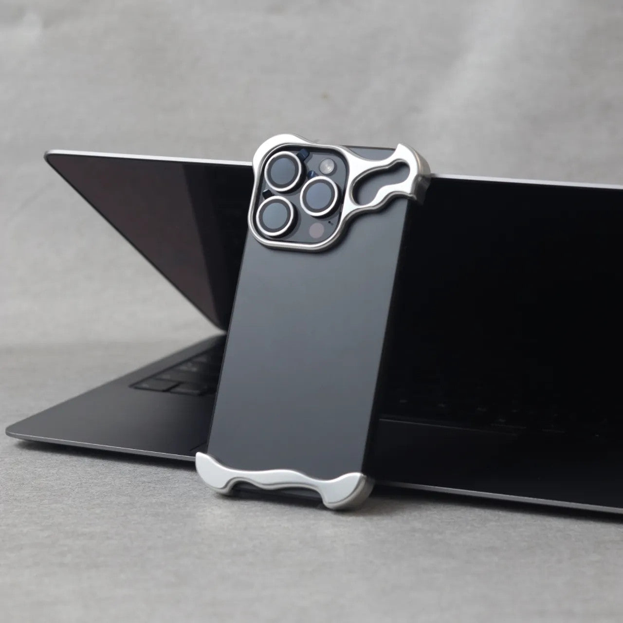 Zinc Alloy Suitable For 15pro max Phone Cases